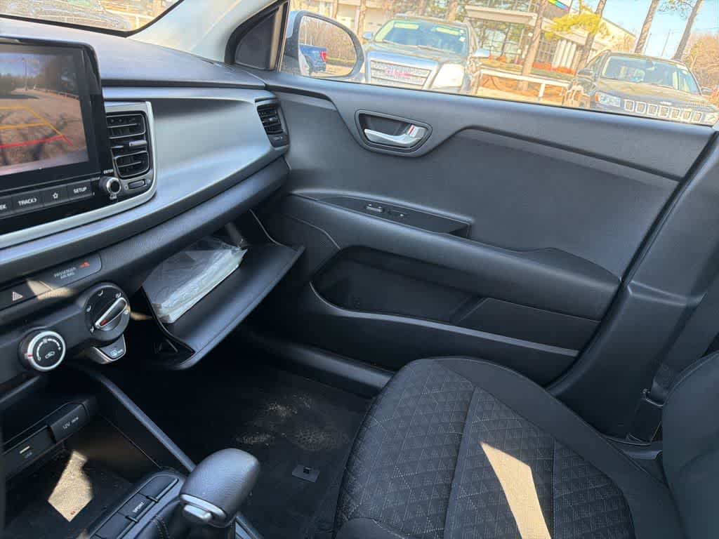 Thumbnail: 2023 Kia Rio - 16