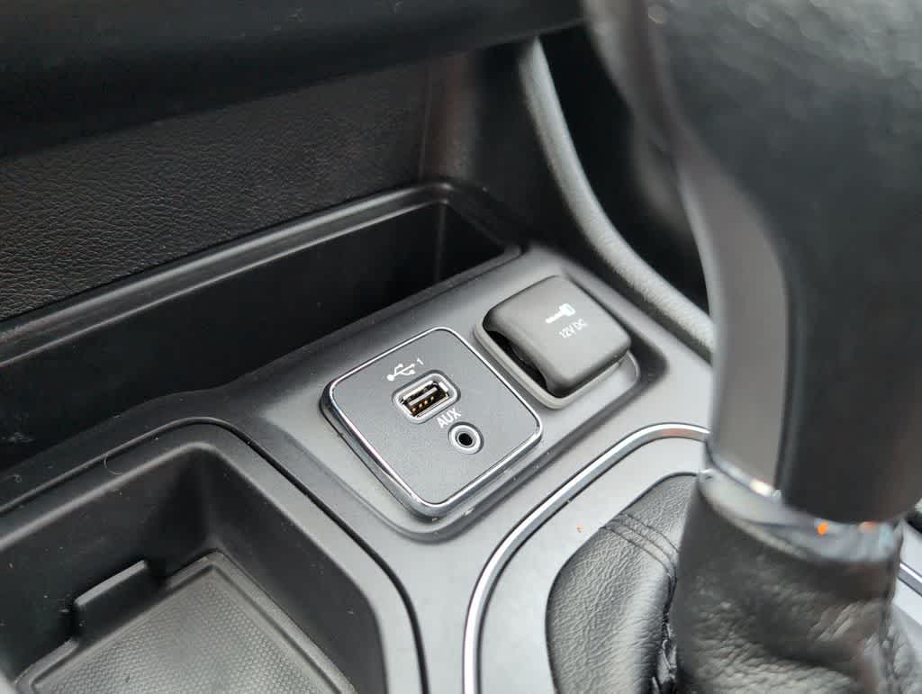 Thumbnail: 2019 Jeep Cherokee - 31