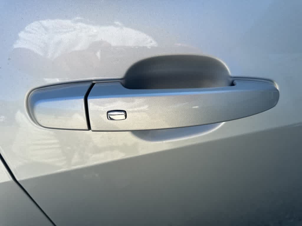 Thumbnail: 2022 Chevrolet Malibu - 17