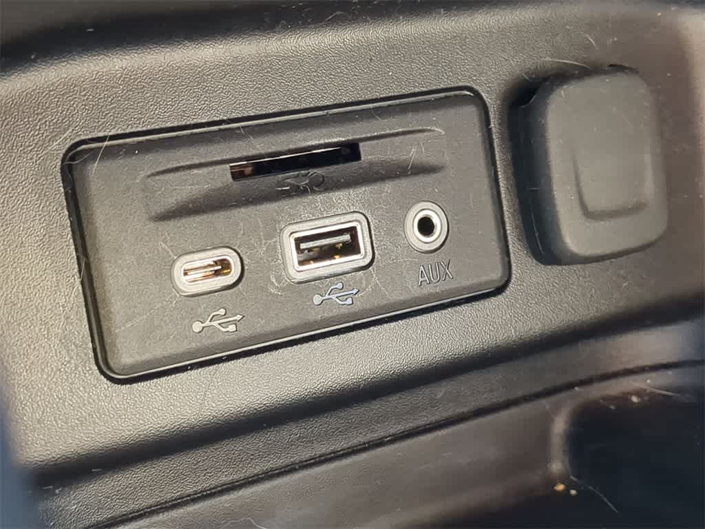 Thumbnail: 2021 Chevrolet Equinox - 29