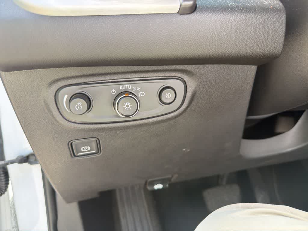 Thumbnail: 2022 GMC Terrain - 17