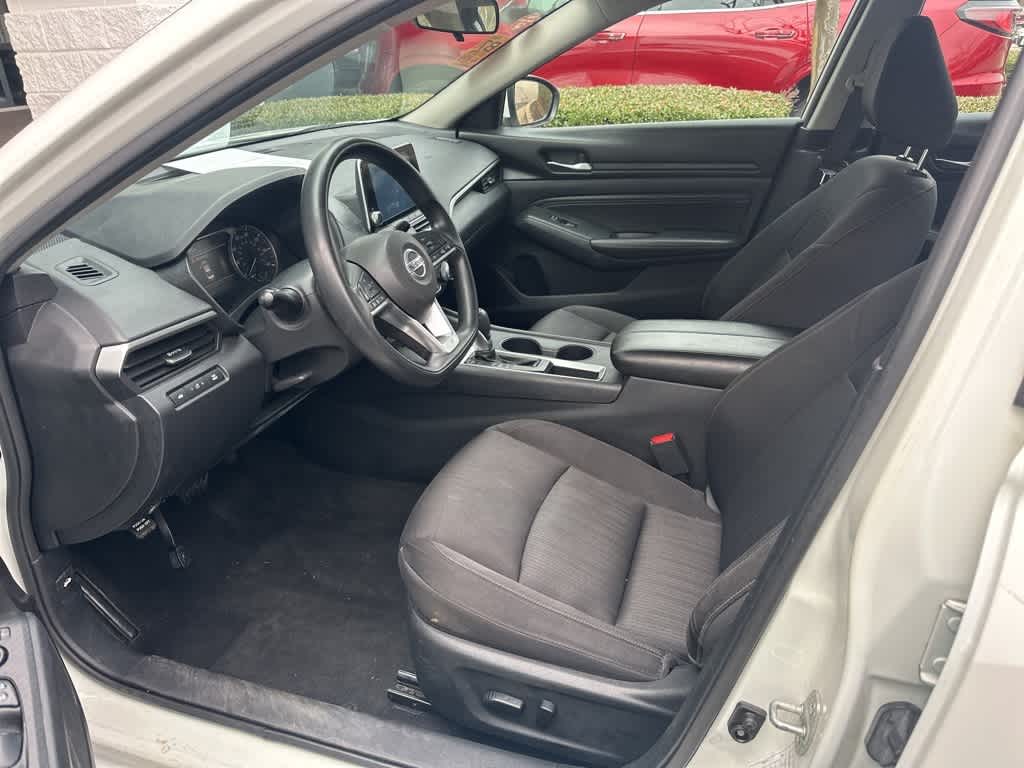 Thumbnail: 2020 Nissan Altima - 10