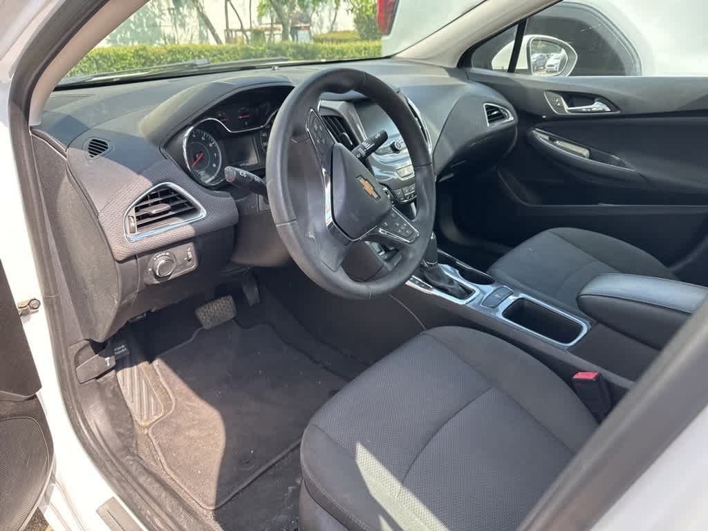 Thumbnail: 2018 Chevrolet Cruze - 2