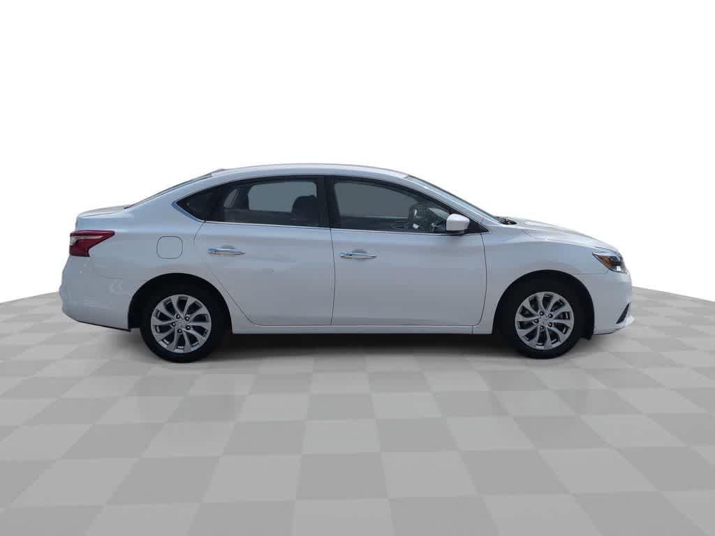 Thumbnail: 2019 Nissan Sentra - 9