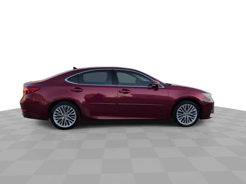 Thumbnail: 2013 Lexus ES - 9