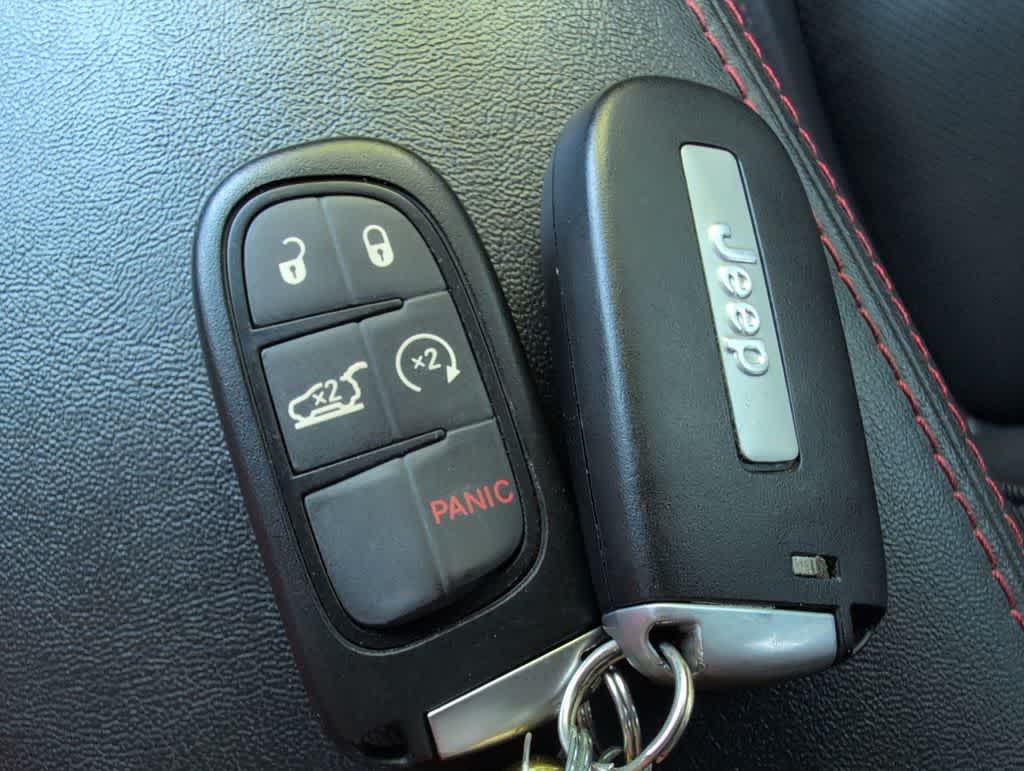 Thumbnail: 2019 Jeep Cherokee - 38