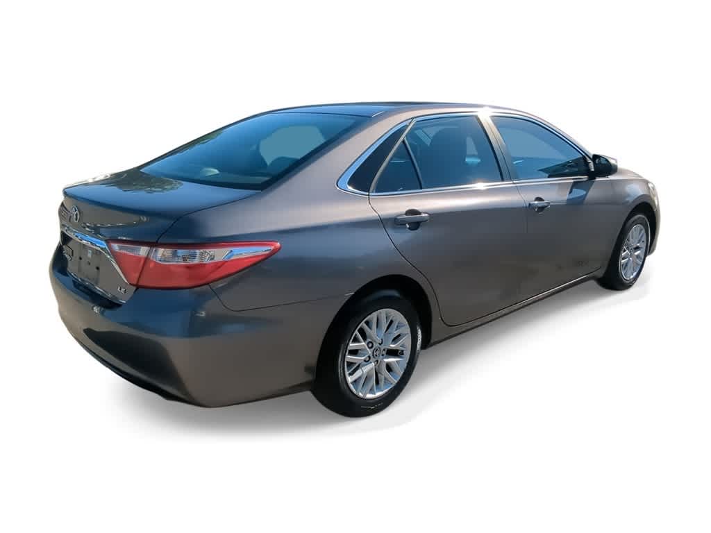 2017 Toyota Camry LE 8