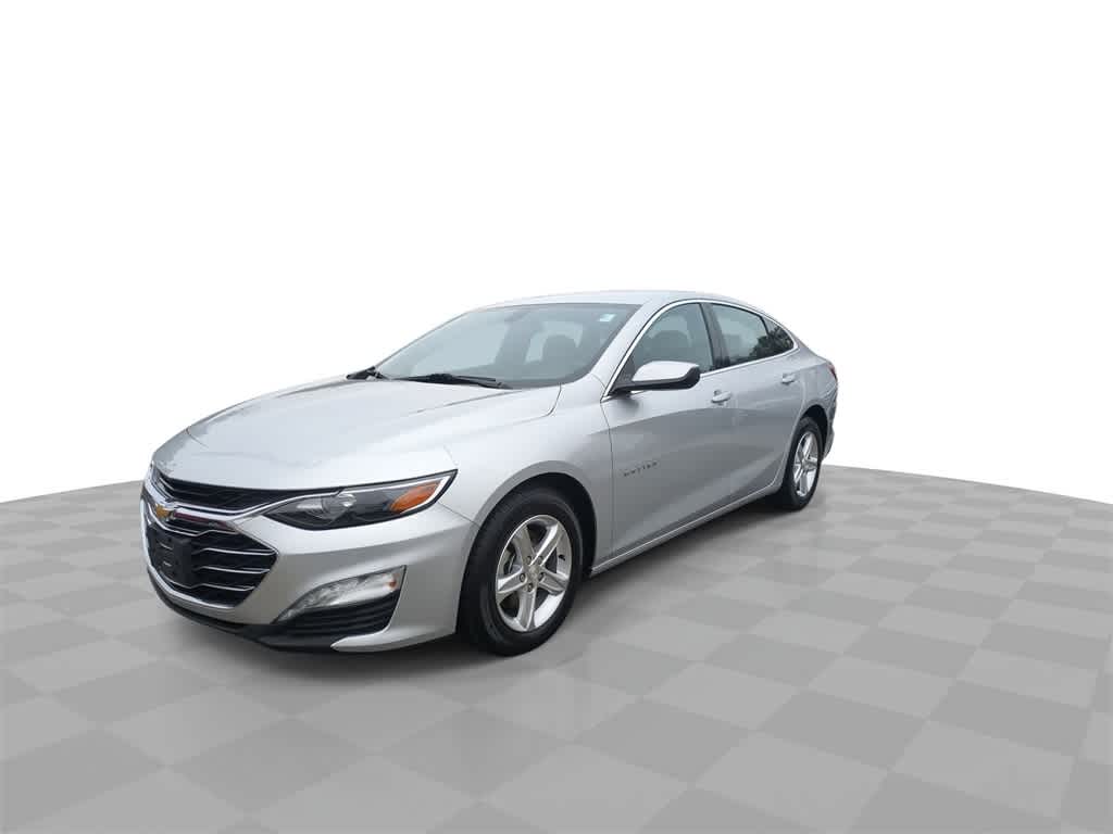 Thumbnail: 2022 Chevrolet Malibu - 4