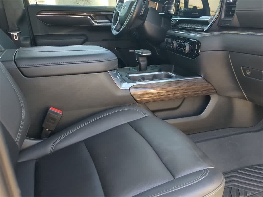 Thumbnail: 2023 Chevrolet Silverado 1500 - 21