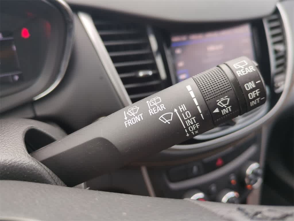 Thumbnail: 2022 Chevrolet Trax - 25