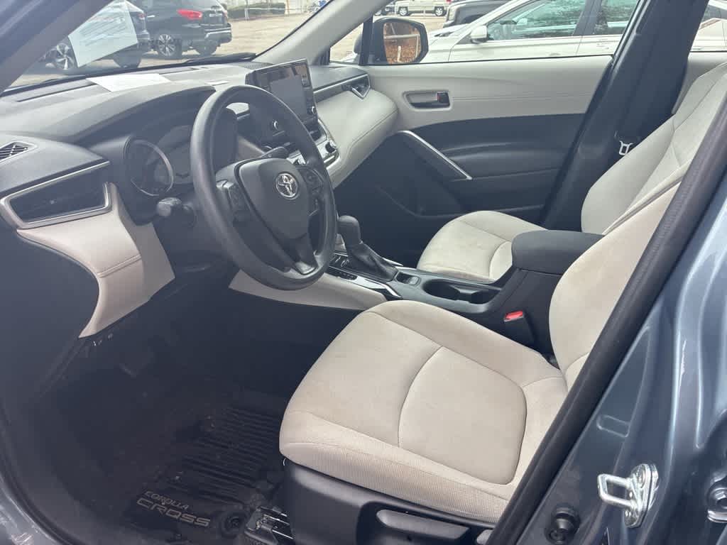Thumbnail: 2022 Toyota Corolla Cross - 14