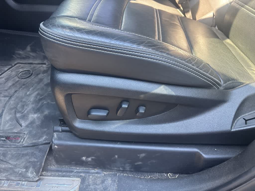 Thumbnail: 2019 GMC Yukon - 17