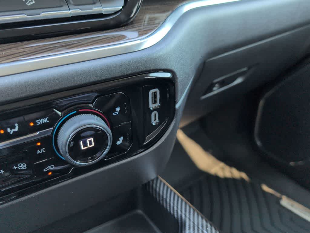 Thumbnail: 2024 Chevrolet Silverado 1500 - 32