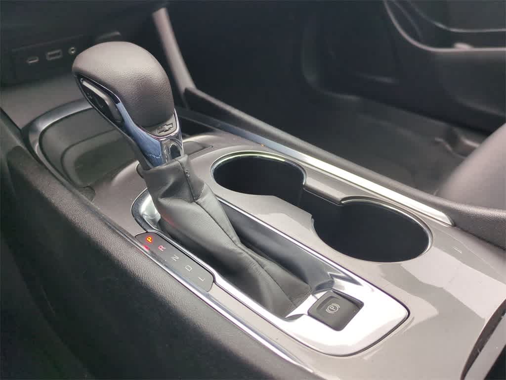 Thumbnail: 2022 Chevrolet Malibu - 31