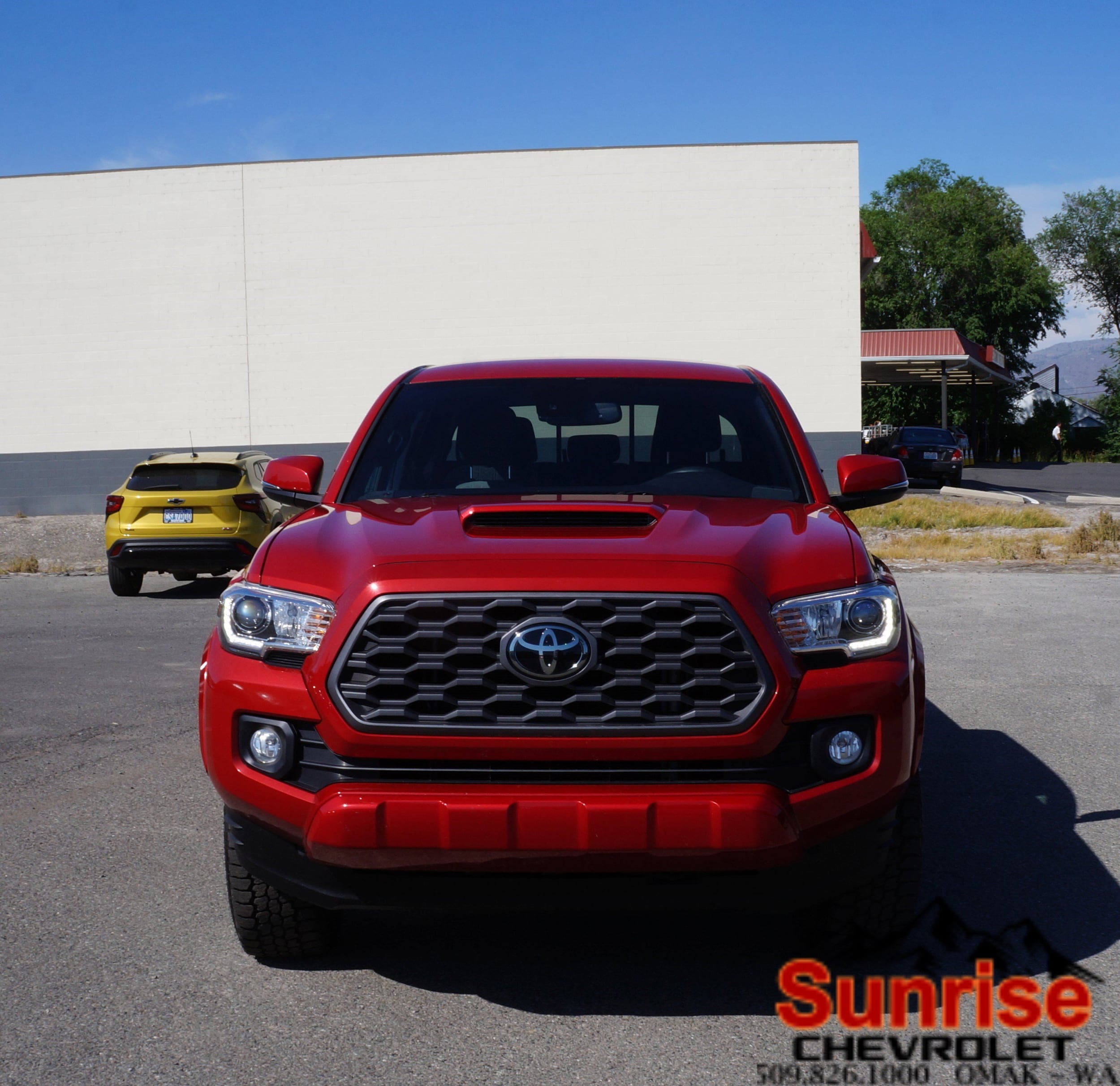 Used 2021 Toyota Tacoma TRD Sport with VIN 5TFDZ5BNXMX066890 for sale in Omak, WA
