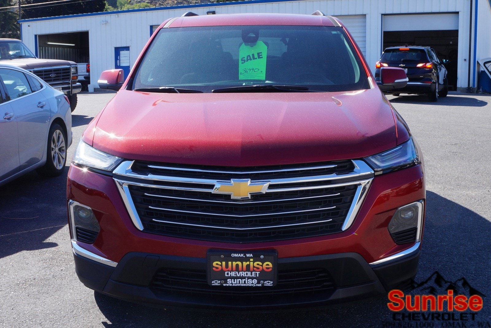 Used 2023 Chevrolet Traverse 1LT with VIN 1GNEVGKWXPJ197160 for sale in Omak, WA