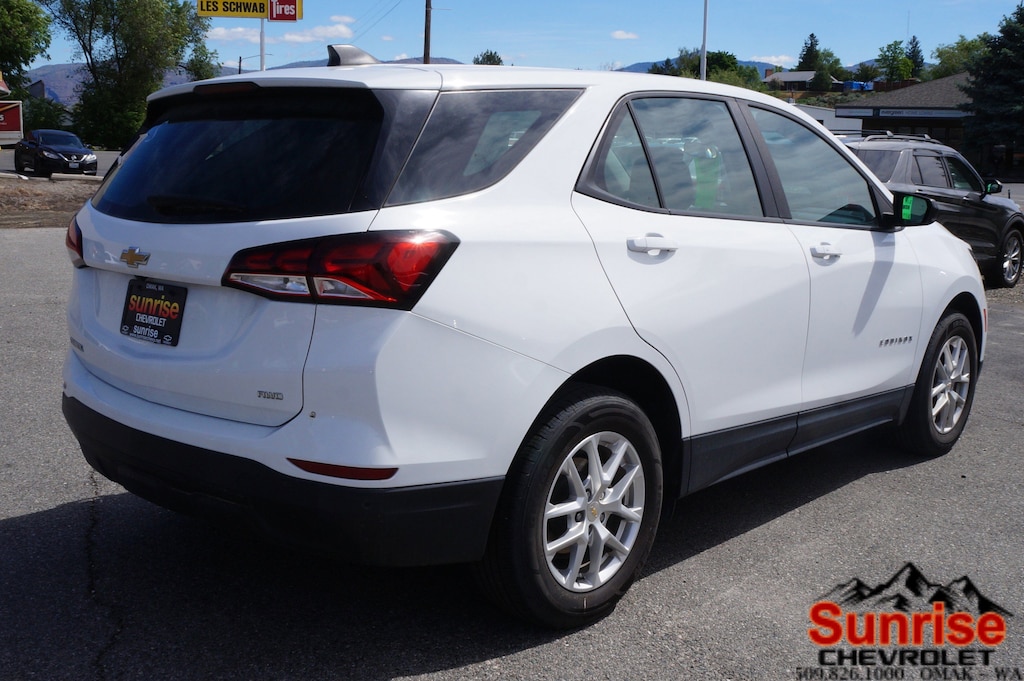 Used 2022 Chevrolet Equinox LS AWD LS w/1FL