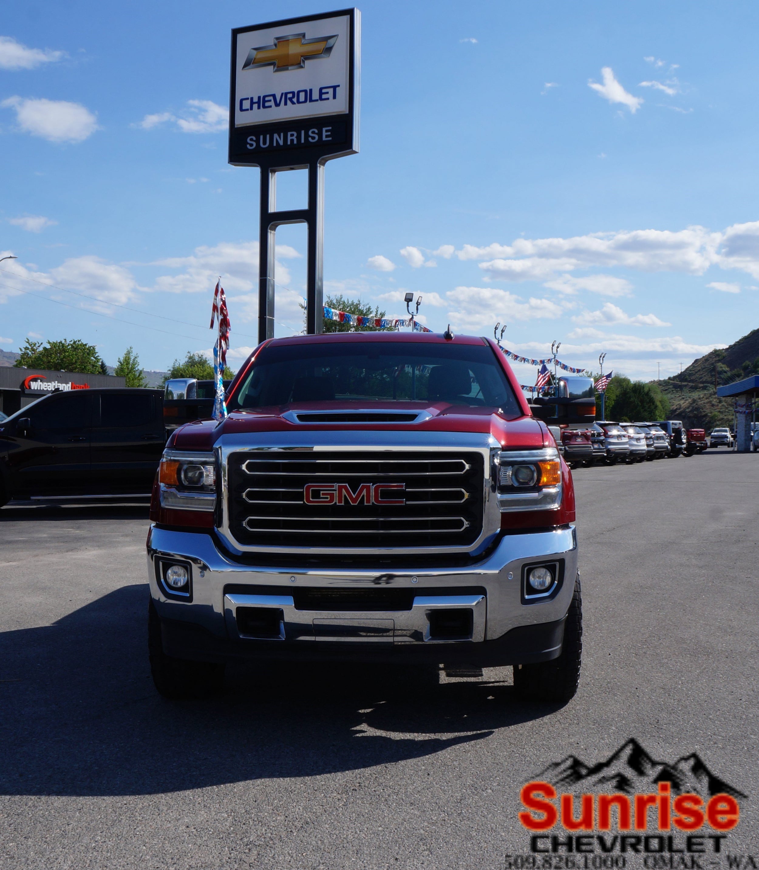 Used 2019 GMC Sierra 2500HD SLT with VIN 1GT12REY2KF117421 for sale in Omak, WA
