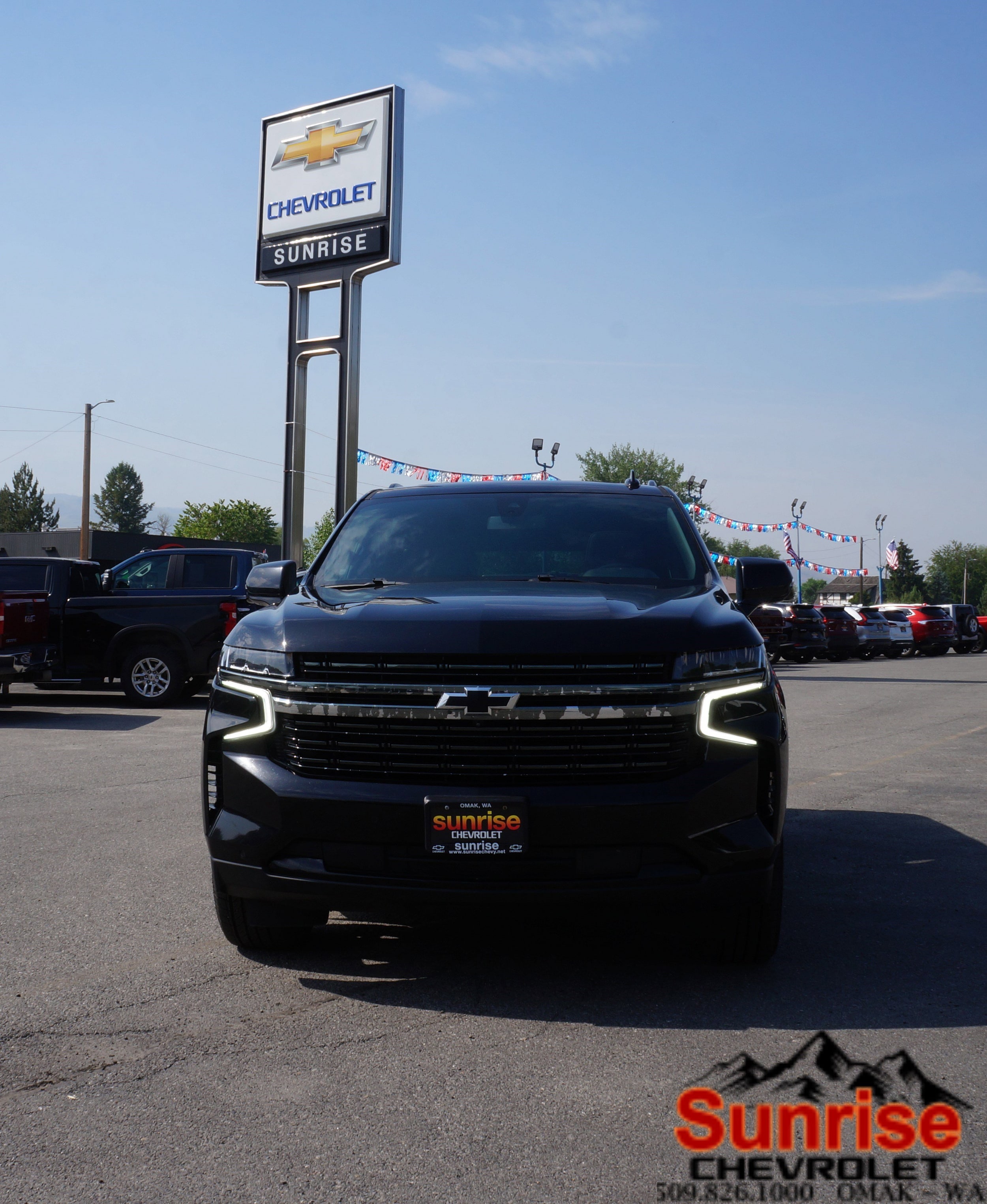 Used 2021 Chevrolet Suburban RST with VIN 1GNSKEKD5MR320178 for sale in Omak, WA