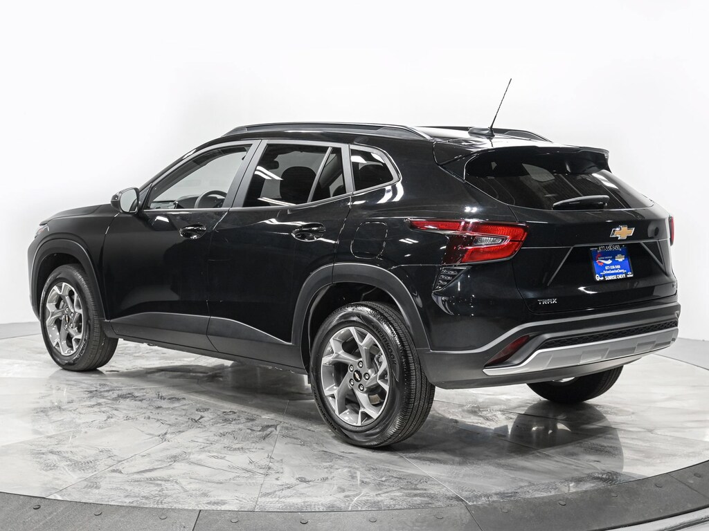 Used 2025 Chevrolet Trax LT SUV
