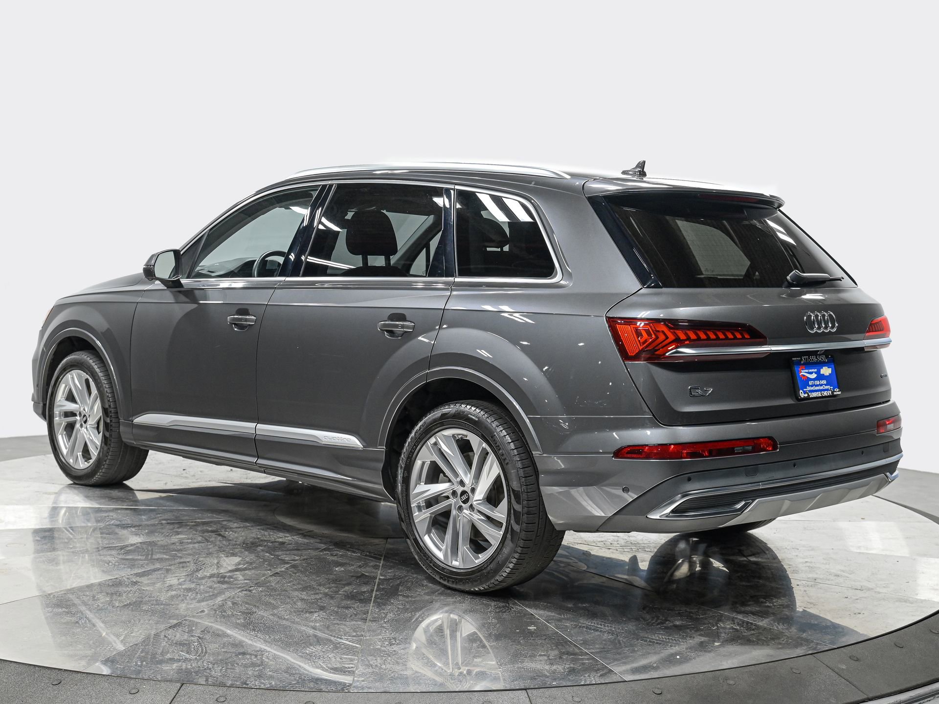 2023 Audi Q7 45 Premium photo 4