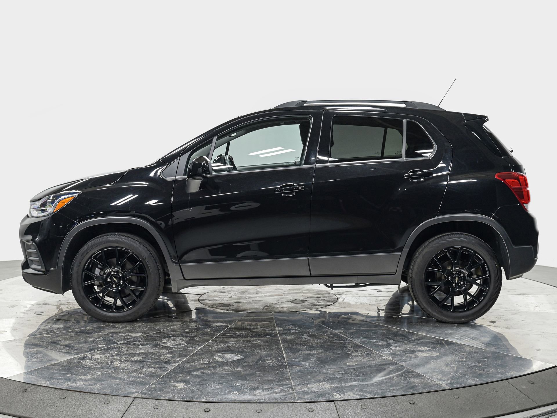 Used 2022 Chevrolet Trax LT with VIN KL7CJPSM2NB536962 for sale in Queens, NY