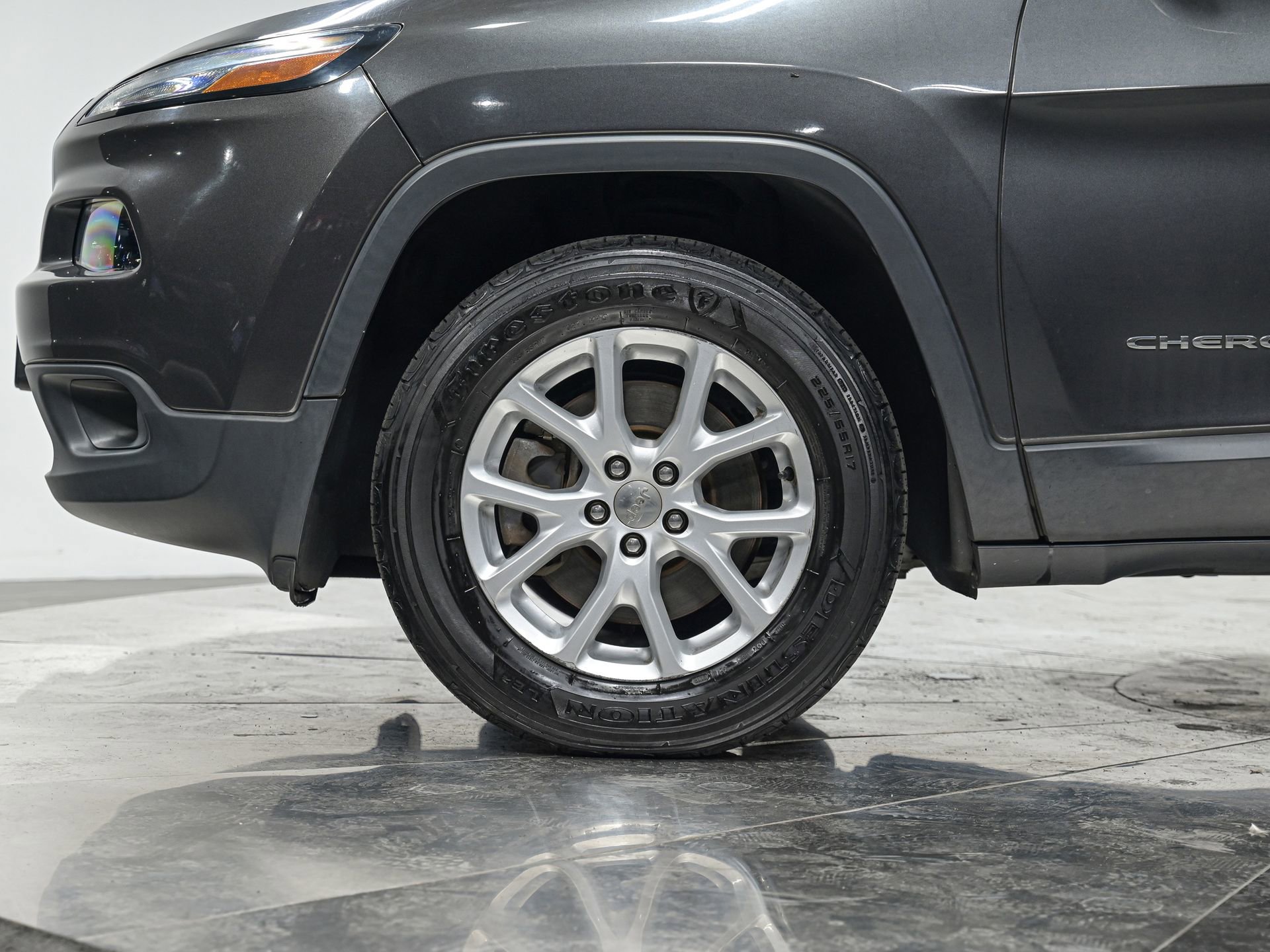 2017 Jeep Cherokee Latitude photo 2