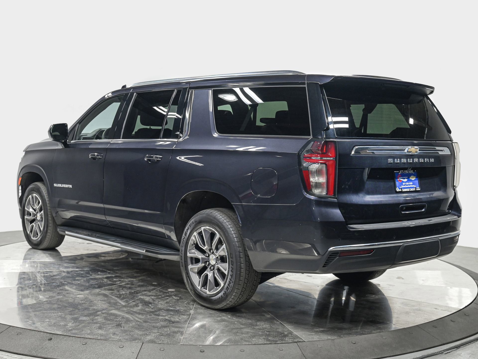 2023 Chevrolet Suburban LS photo 4