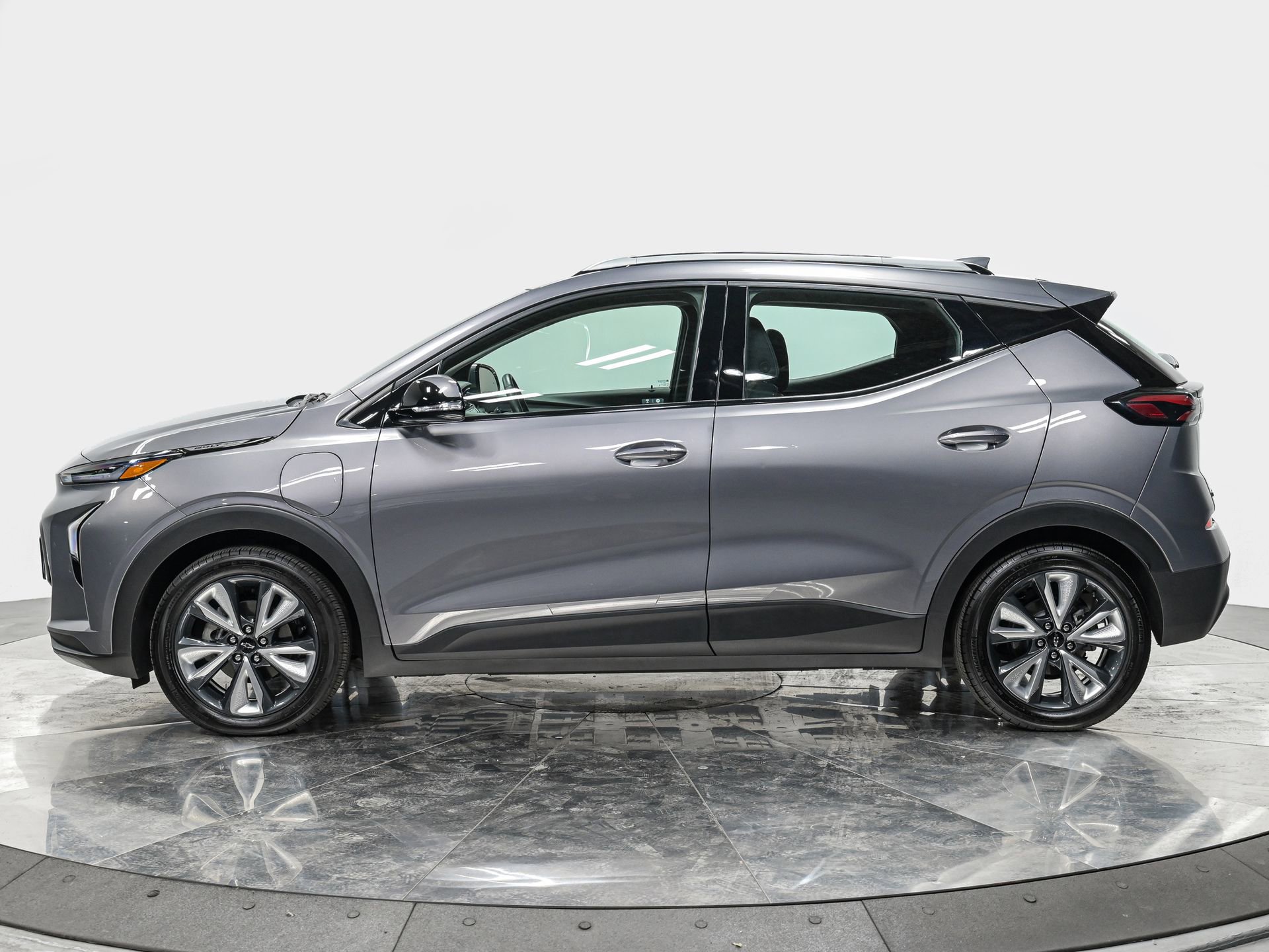 Used 2023 Chevrolet Bolt EUV LT with VIN 1G1FY6S04P4196703 for sale in Queens, NY