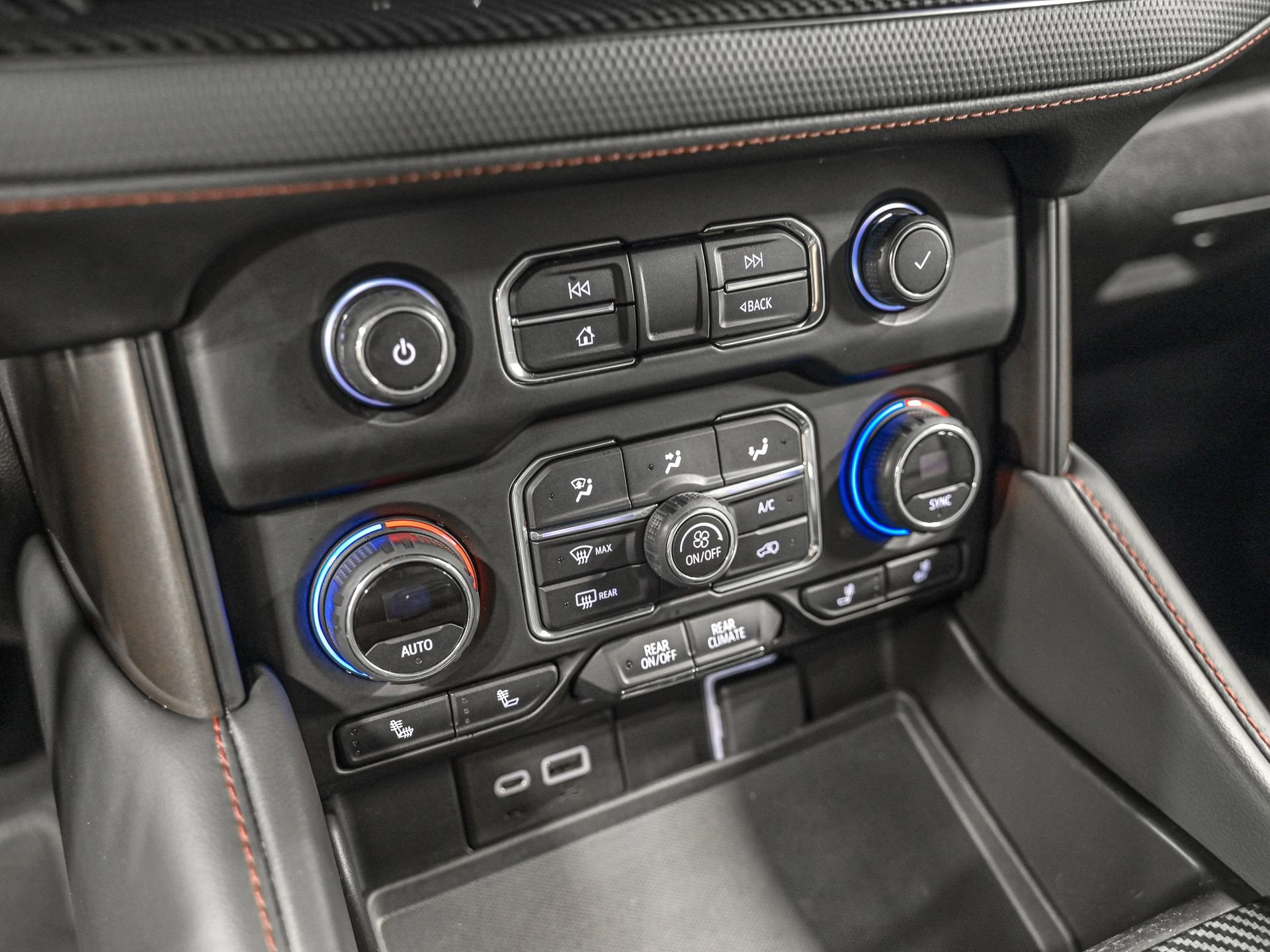 2022 Chevrolet Suburban RST - Photo 23