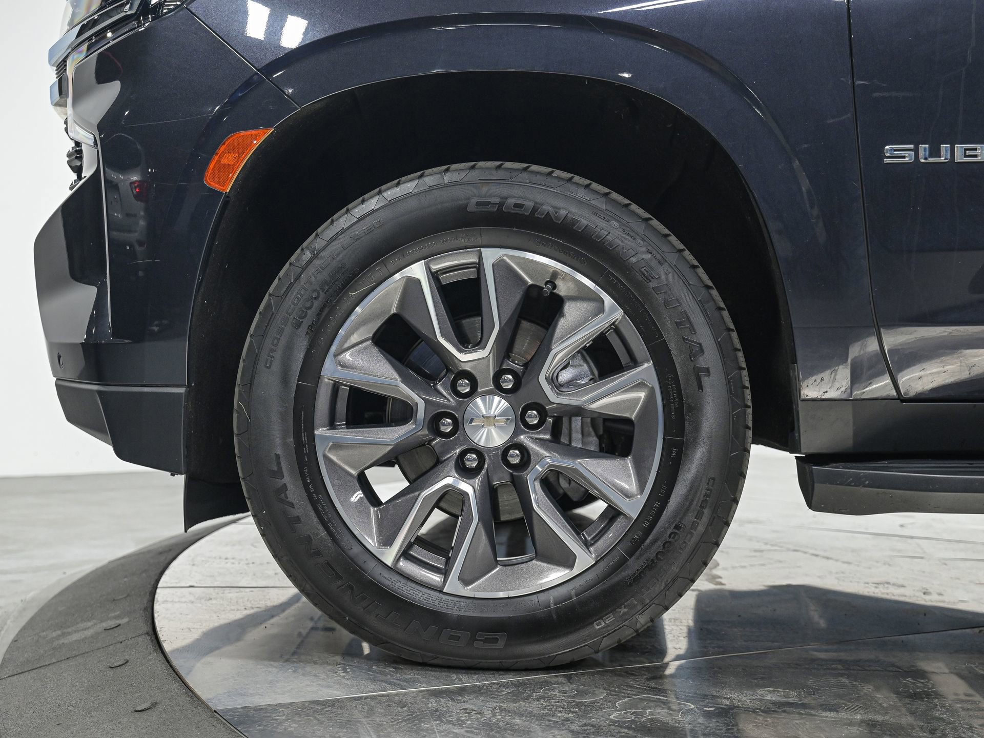 2023 Chevrolet Suburban LS photo 3