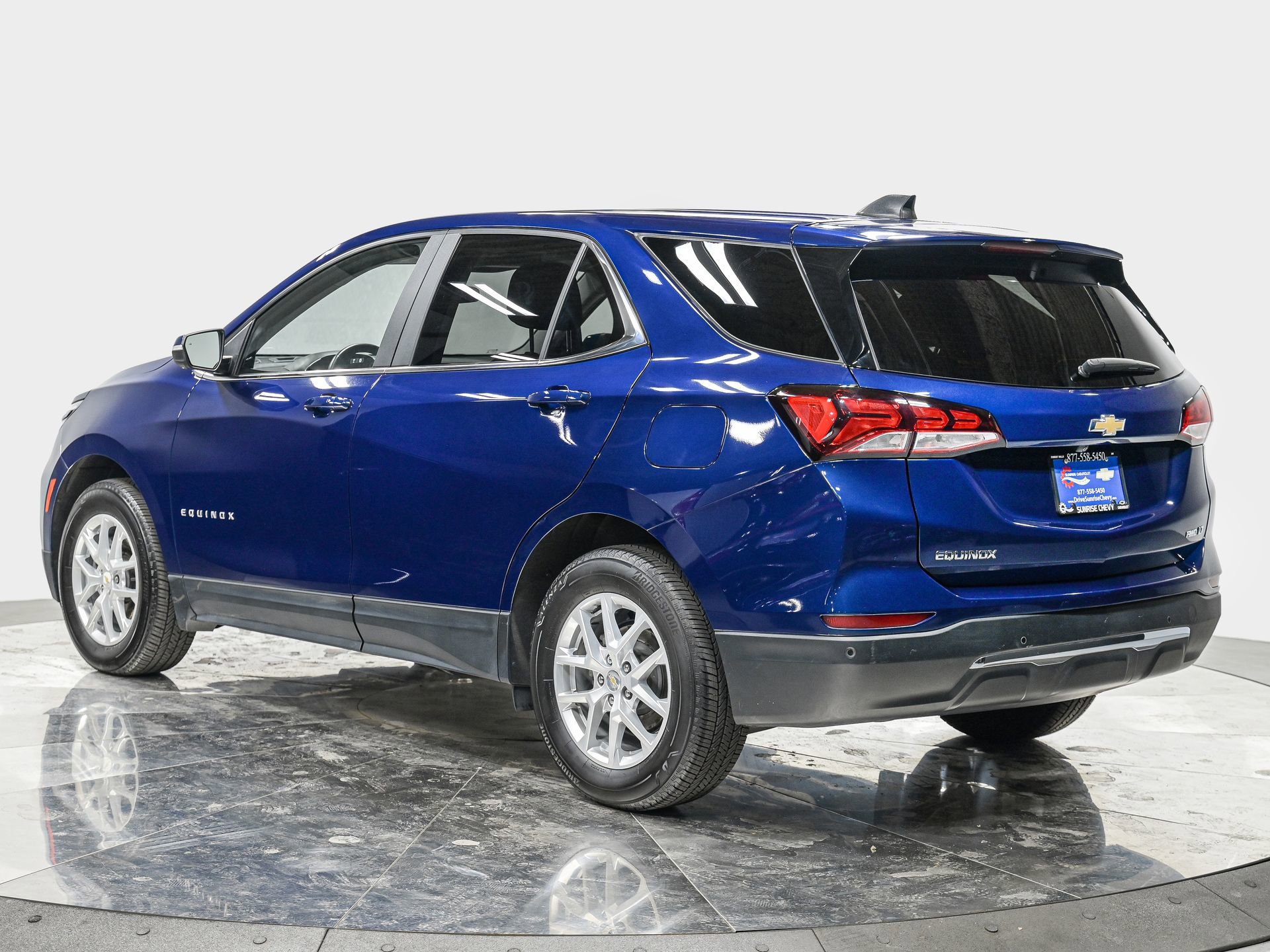 2022 Chevrolet Equinox LT photo 3
