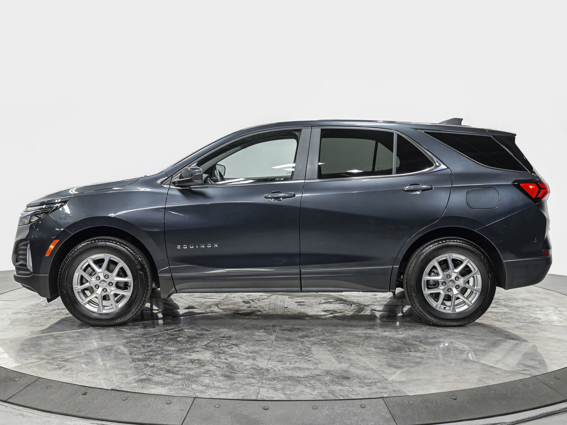 Used 2022 Chevrolet Equinox LT with VIN 2GNAXUEV5N6154284 for sale in Forest Hills, NY