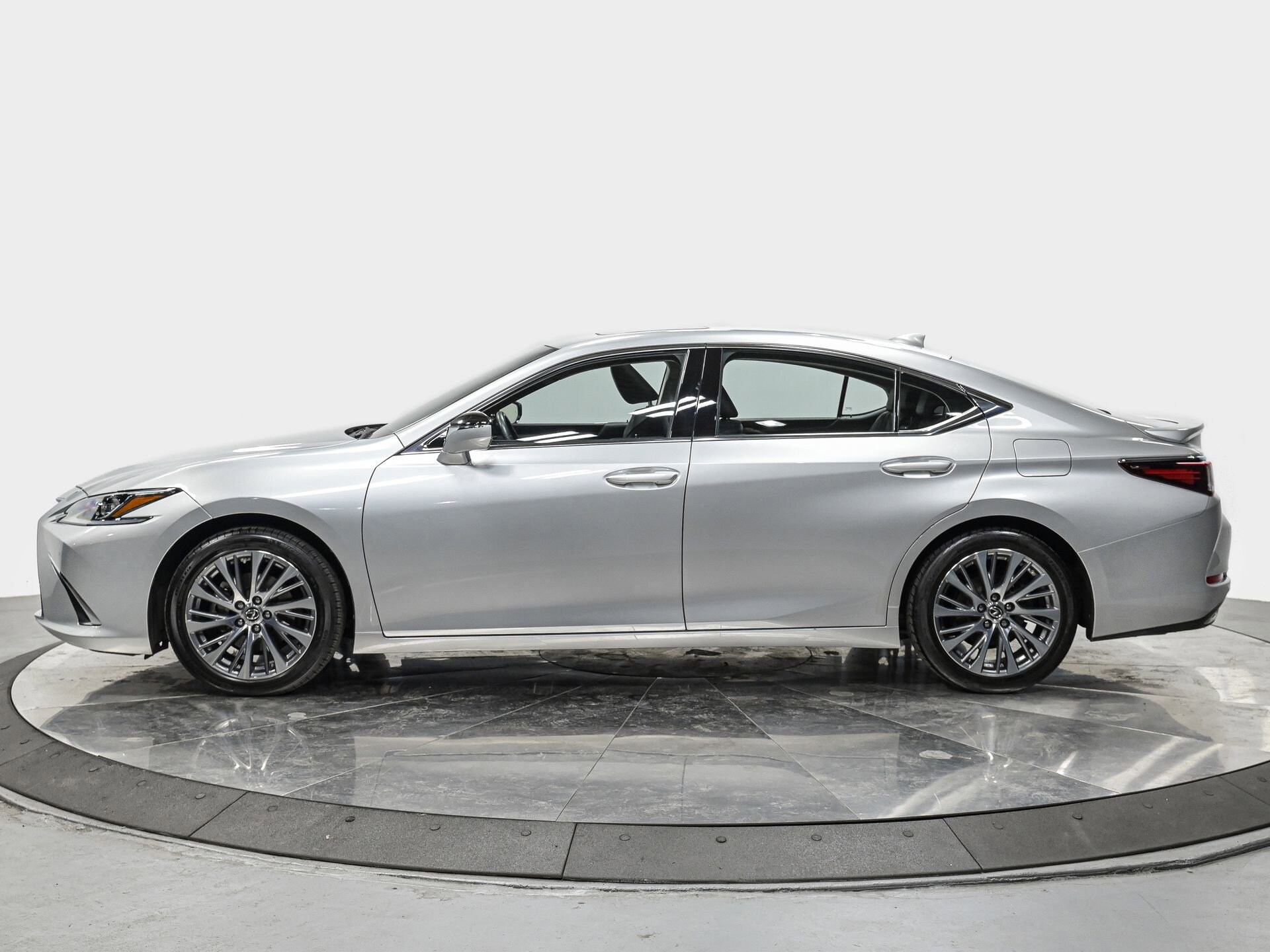 2021 Lexus ES 350 photo 2