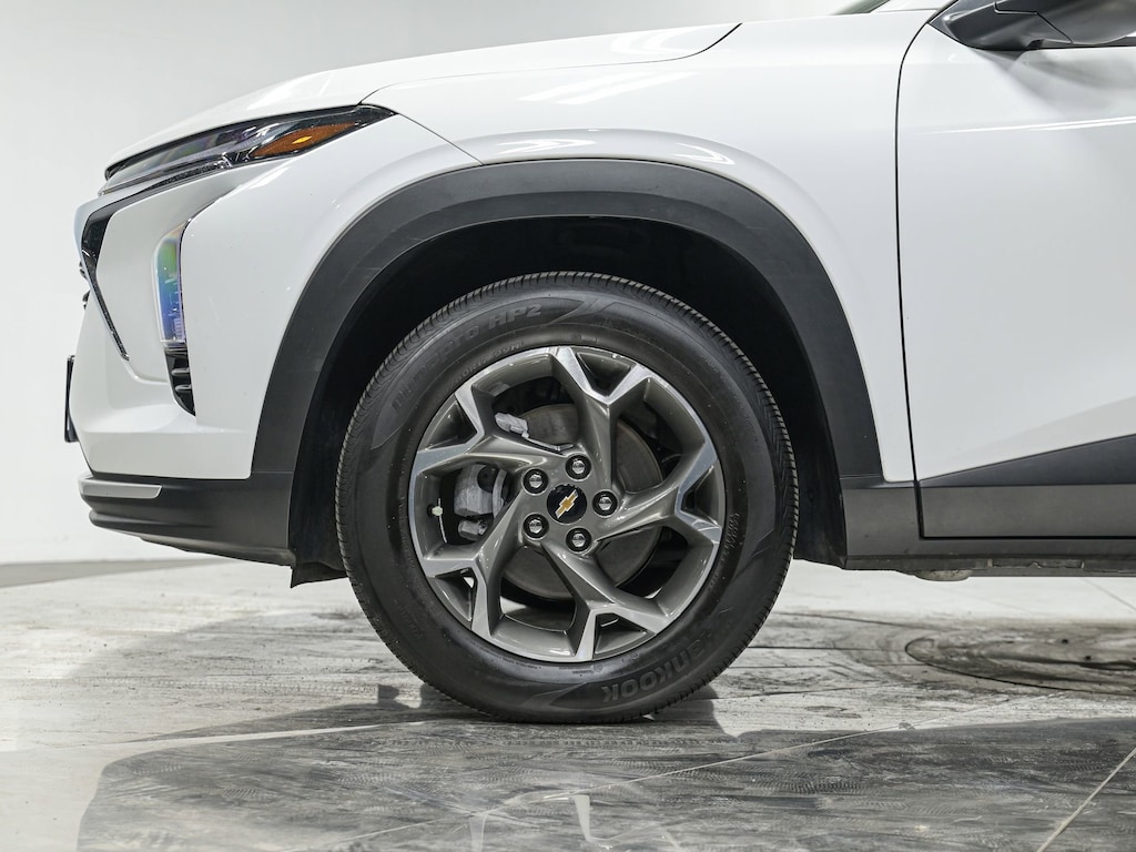 Used 2025 Chevrolet Trax LT SUV