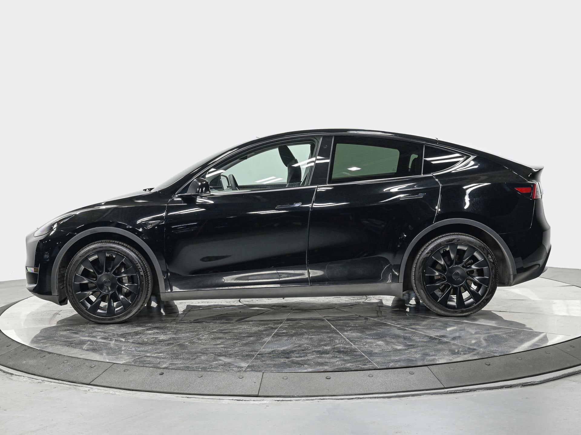 Used 2023 Tesla Model Y Long Range with VIN 7SAYGDEEXPF697072 for sale in Queens, NY
