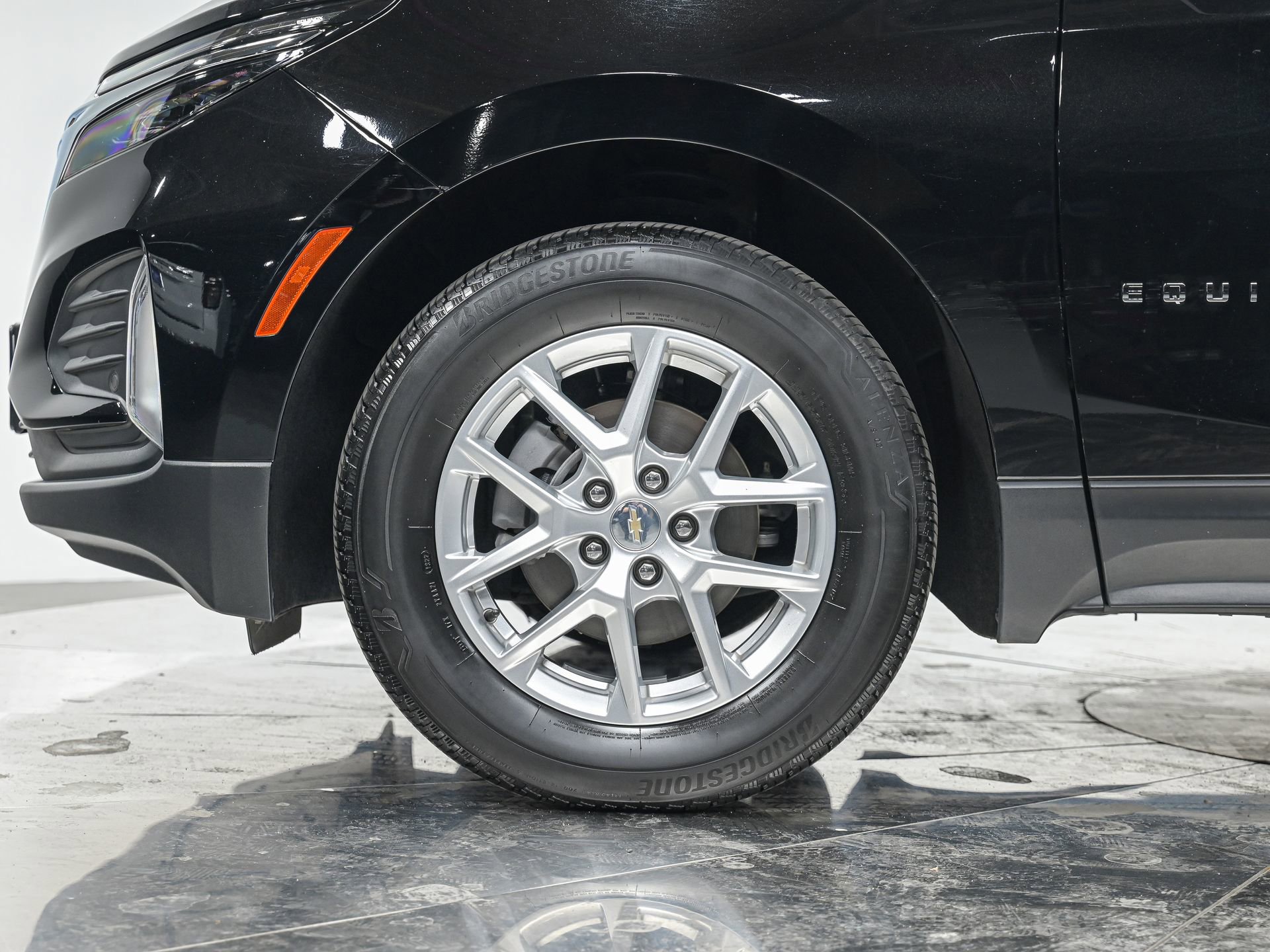 2022 Chevrolet Equinox LT photo 3