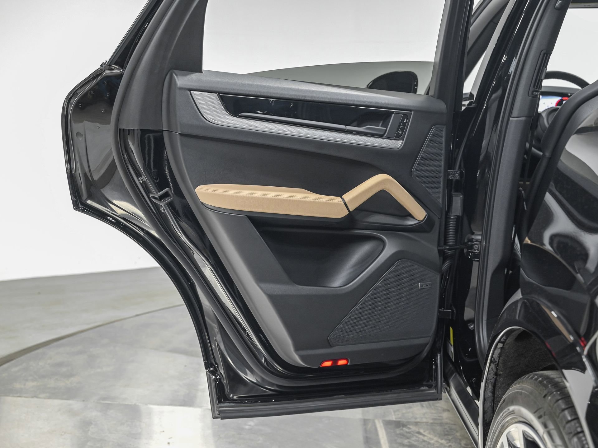 2024 Porsche Cayenne Coup Base - Photo 25