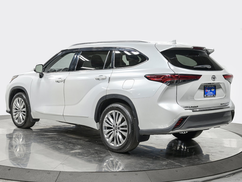 Used 2023 Toyota Highlander L SUV