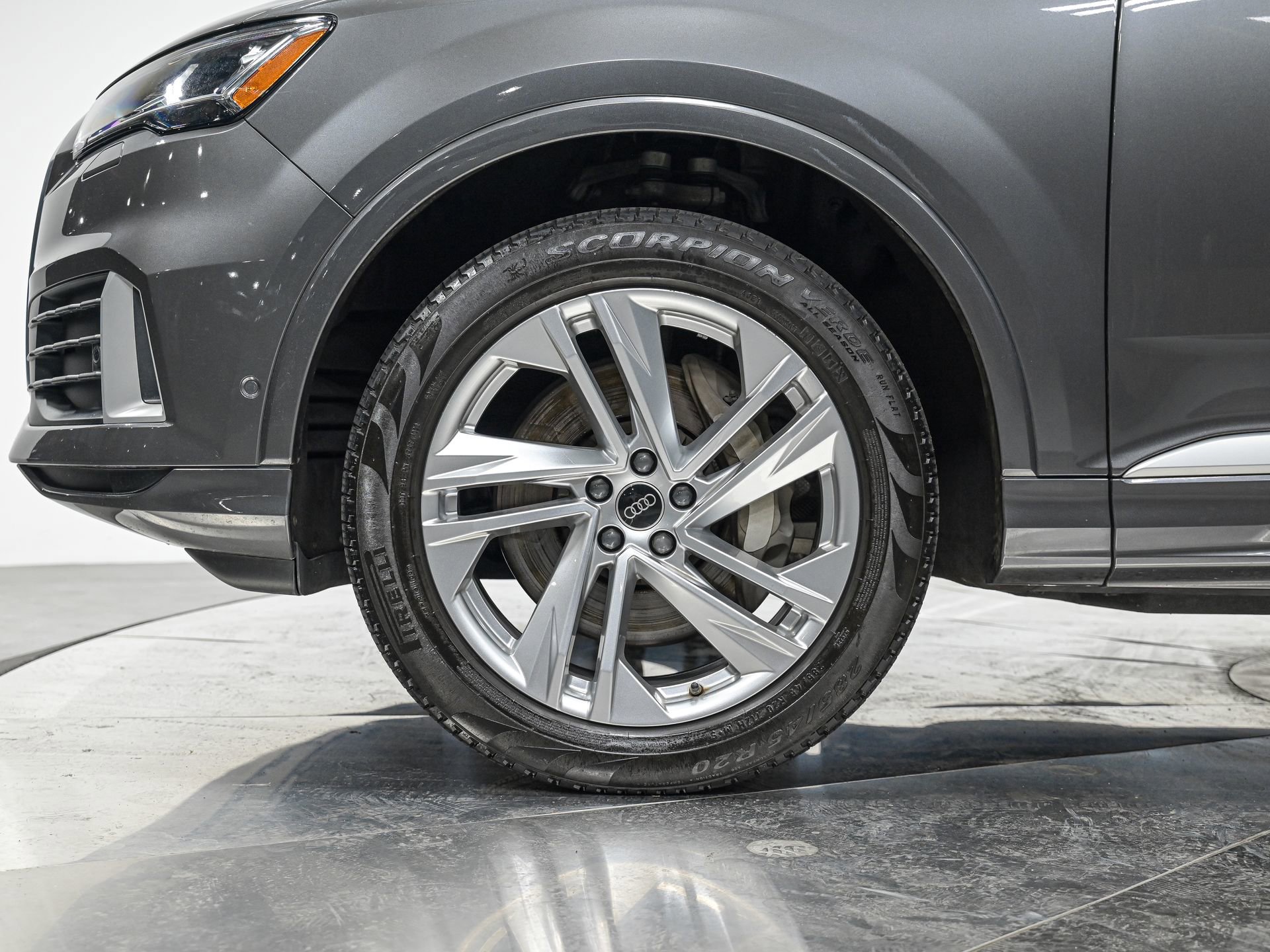 2023 Audi Q7 45 Premium photo 3