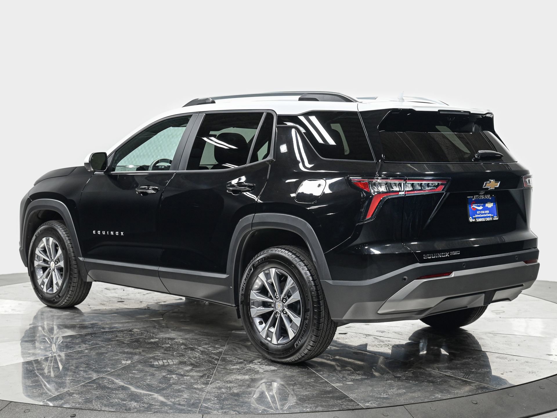 2025 Chevrolet Equinox LT photo 4