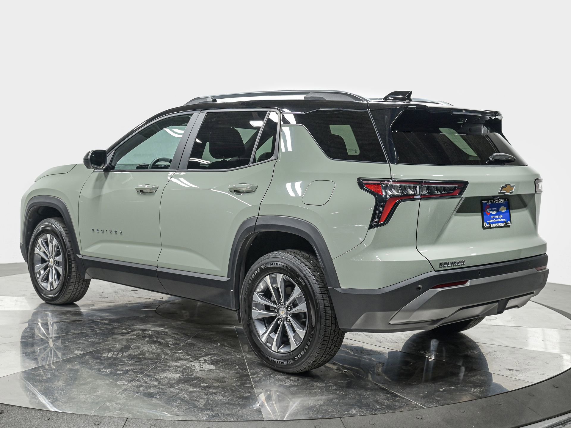 2025 Chevrolet Equinox LT photo 4
