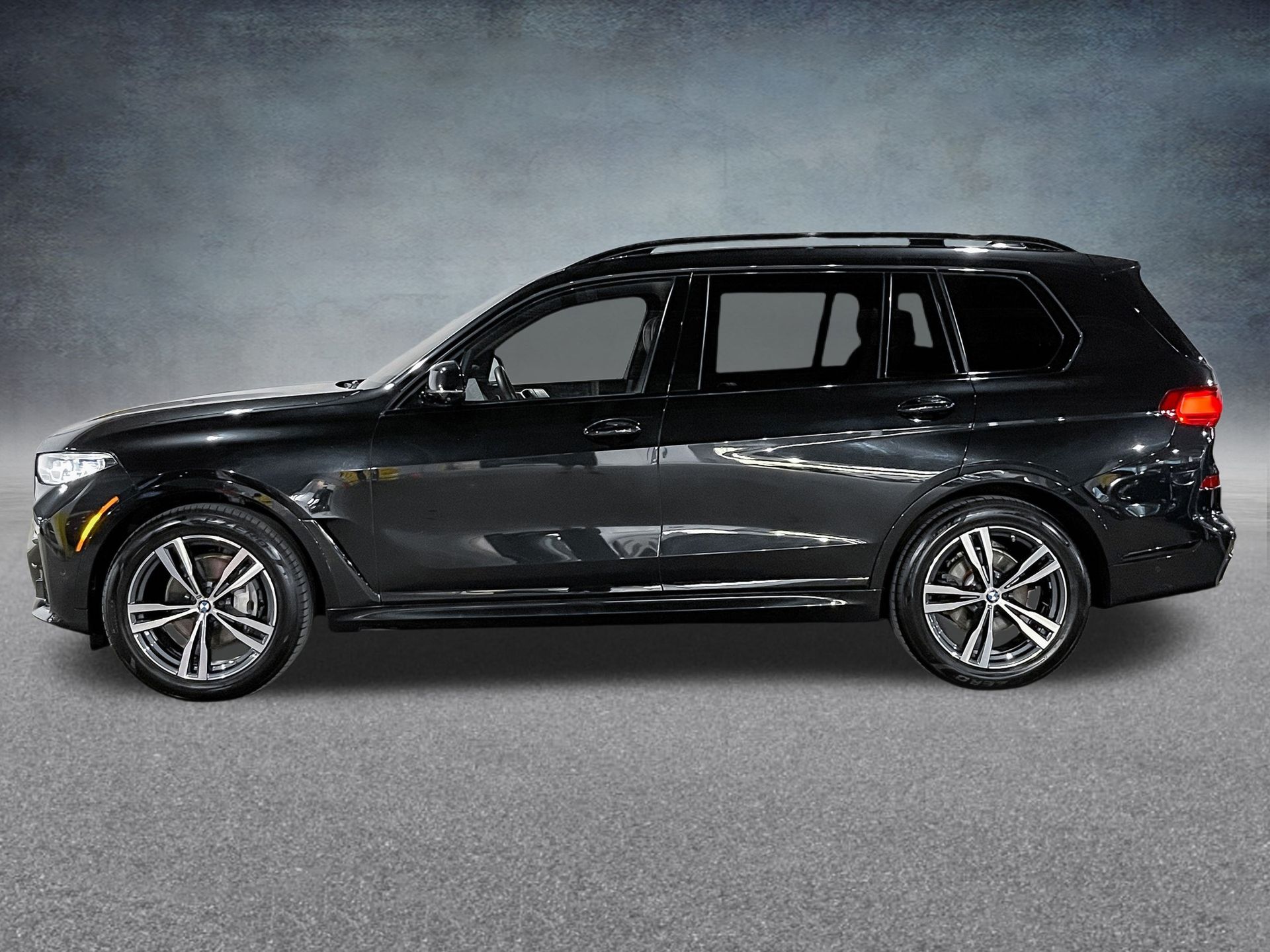 Used 2020 BMW X7 40i with VIN 5UXCW2C01L9A01436 for sale in Forest Hills, NY