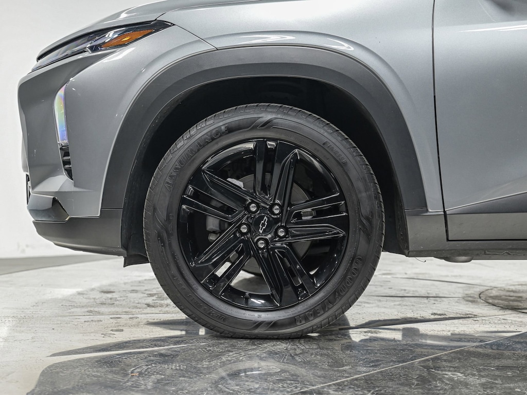 Used 2025 Chevrolet Trax Activ SUV