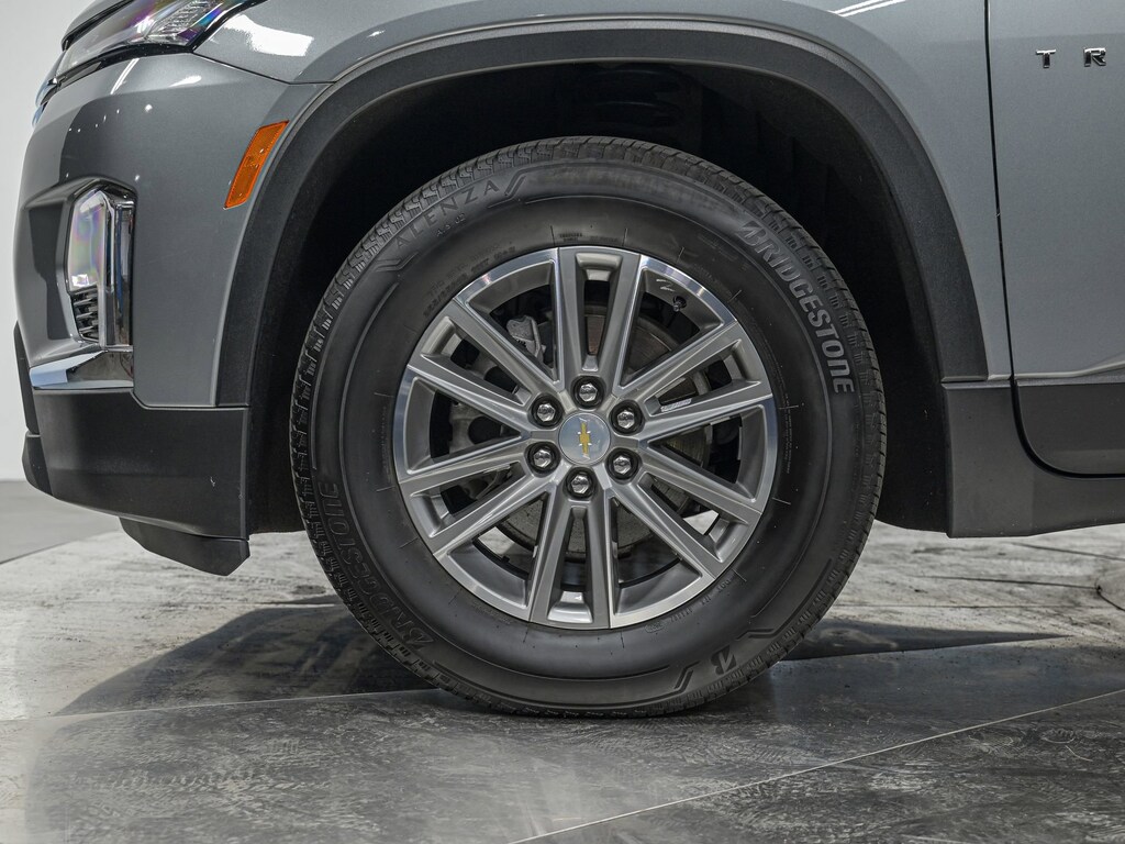 Used 2023 Chevrolet Traverse LT Cloth SUV