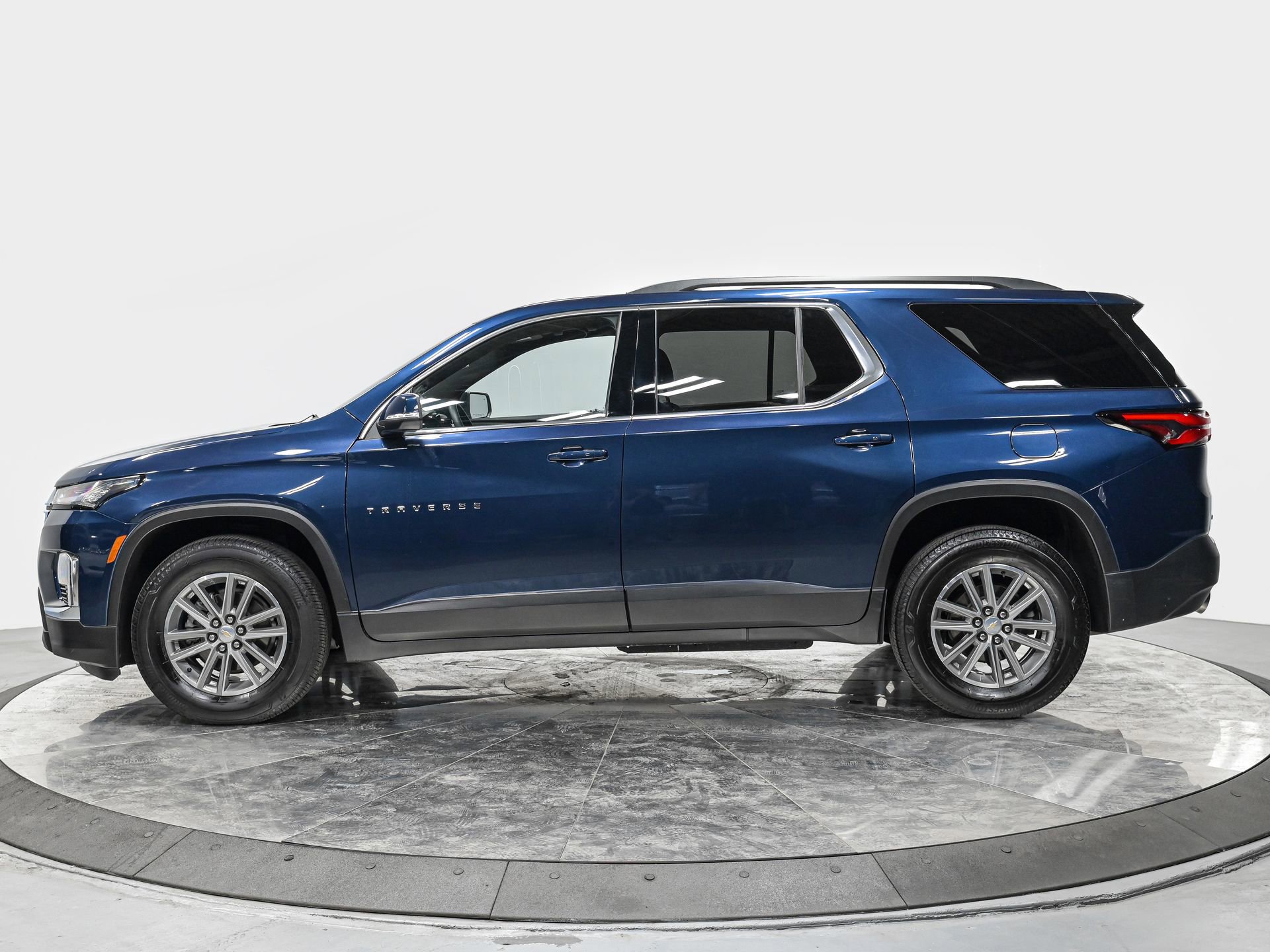 Used 2023 Chevrolet Traverse 1LT with VIN 1GNEVGKWXPJ105951 for sale in Forest Hills, NY