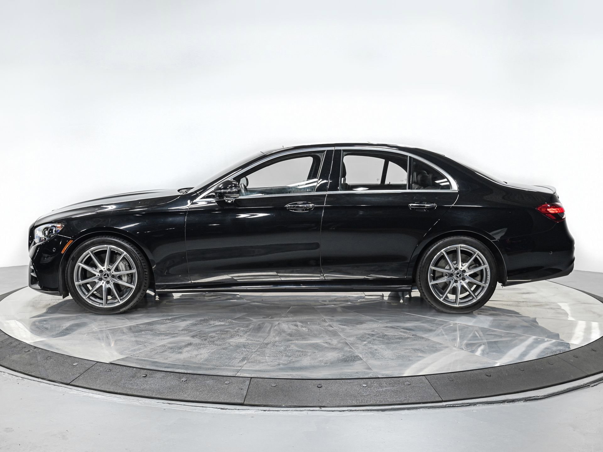 Used 2022 Mercedes-Benz E-Class E450 with VIN W1KZF5KB9NB009217 for sale in Forest Hills, NY