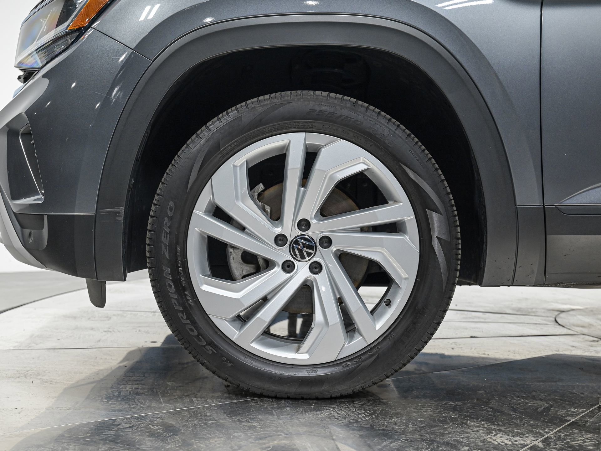 2021 Volkswagen Atlas SE Technology photo 3