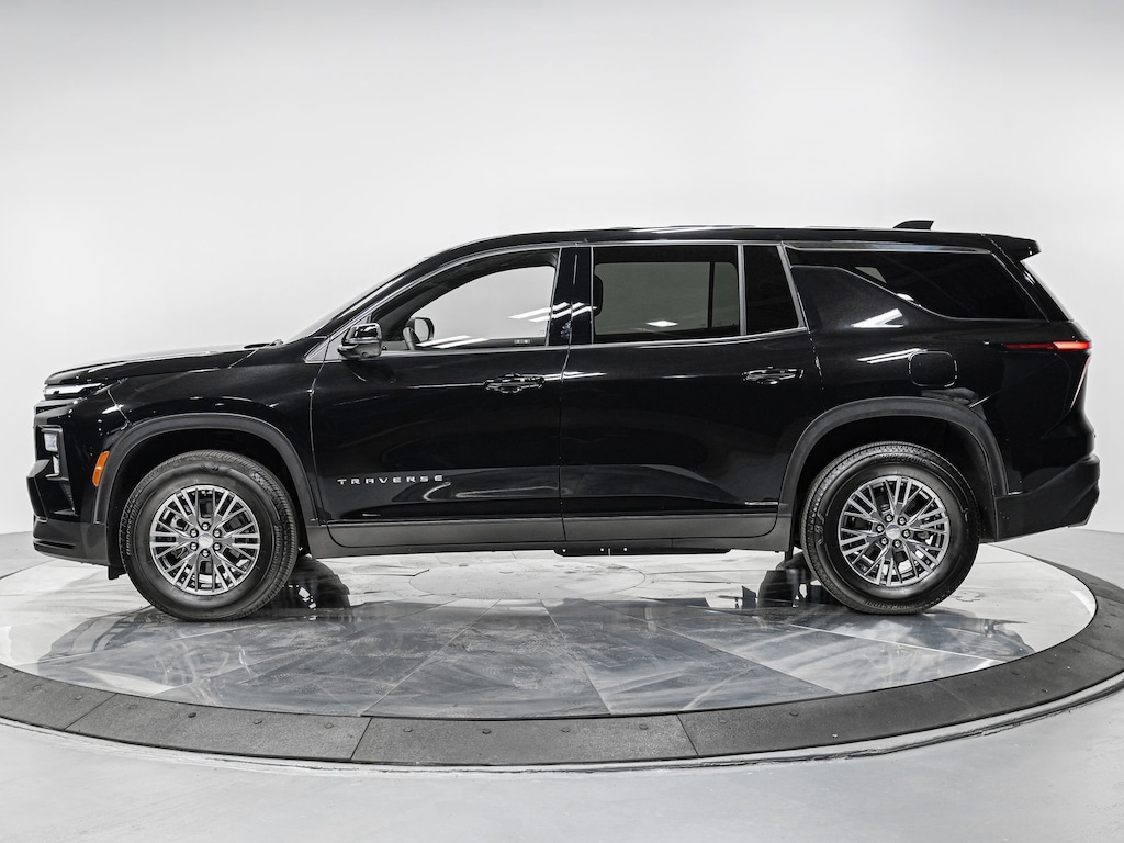 Used 2024 Chevrolet Traverse LS SUV