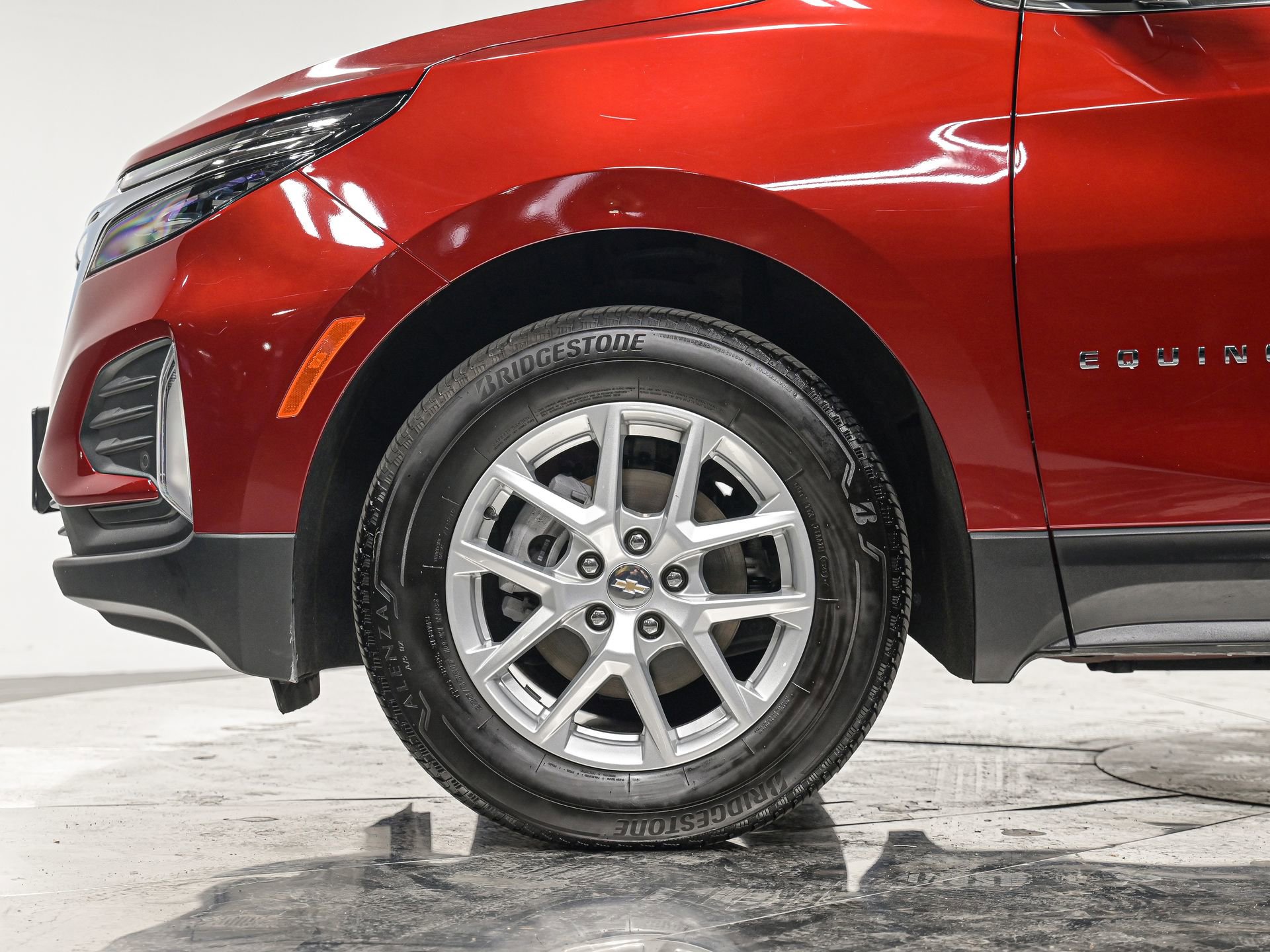 2024 Chevrolet Equinox LT photo 3